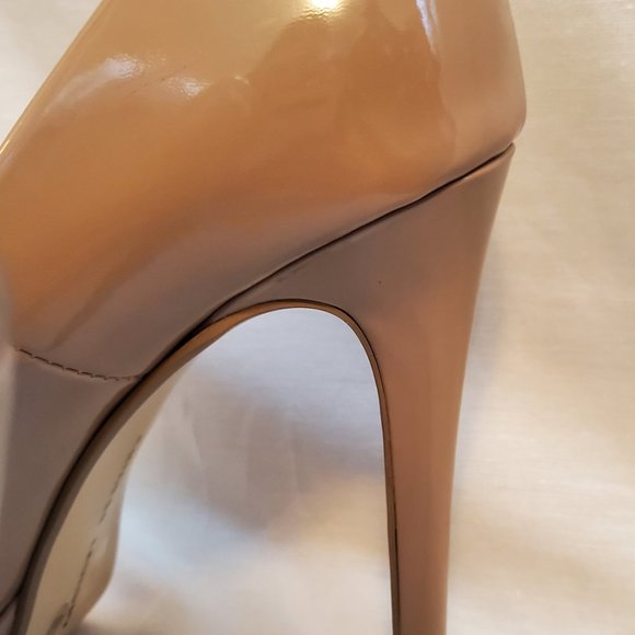 Chinese Laundry Nude Pump Heels - Picture 3 of 13